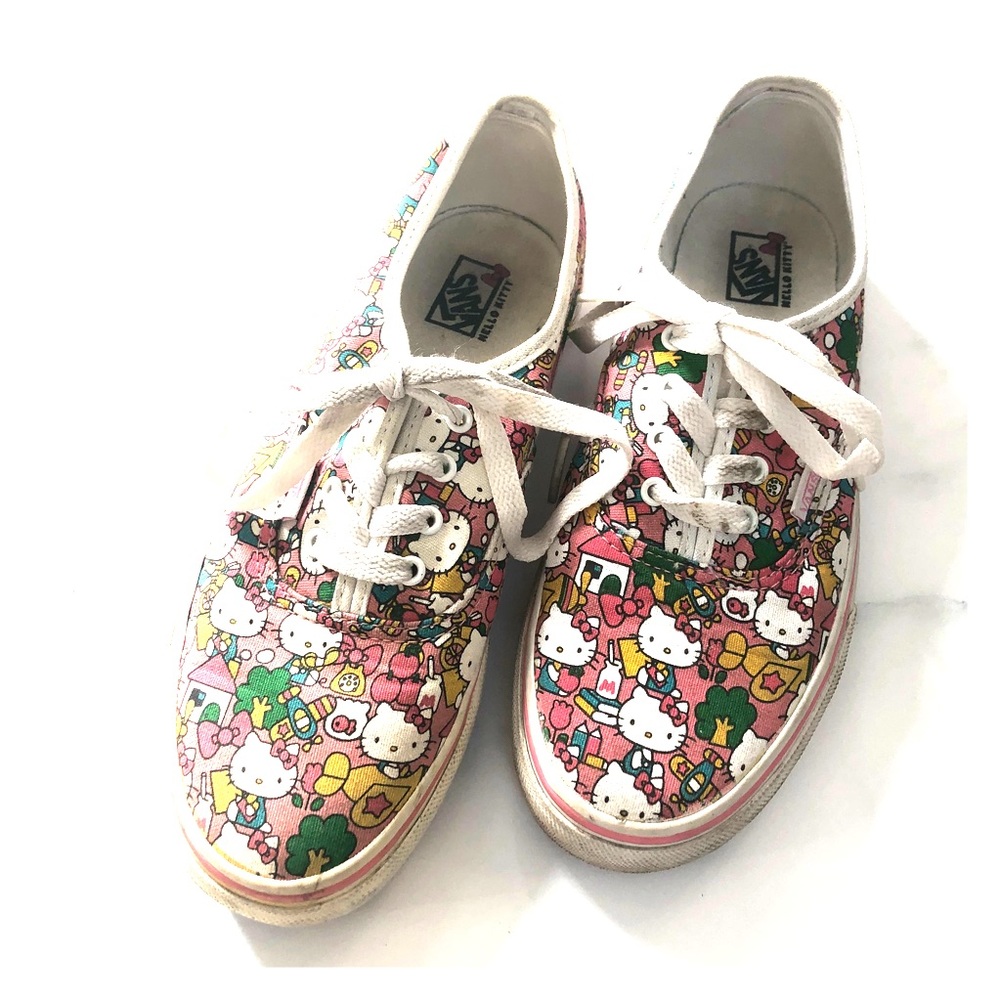 Kids used HELLO KITTY VANS